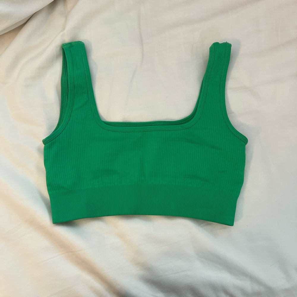 Size small green cropped workout top!!